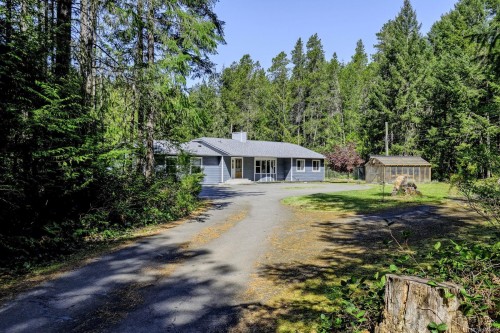 520 Corcan Rd, Qualicum Beach, BC 