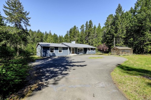 520 Corcan Rd, Qualicum Beach, BC 