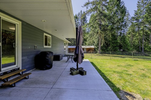 520 Corcan Rd, Qualicum Beach, BC 