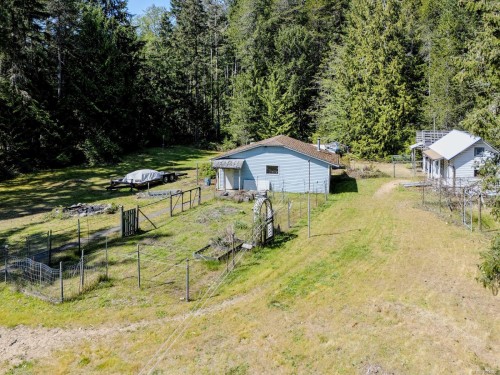 520 Corcan Rd, Qualicum Beach, BC 
