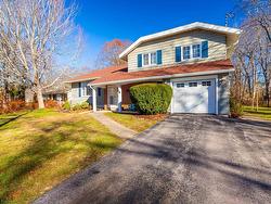 14 Oakland Drive Middleton, NS B0S 1P0