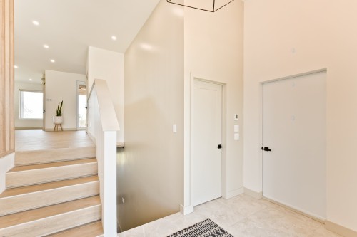 Hall d'entrée/Vestibule - 22 Rue Denise, Compton, QC - Indoor Photo Showing Other Room