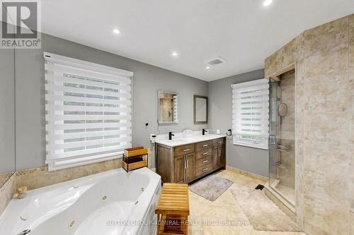 2 Gilbert Drive, Aurora, ON - Indoor Photo Showing Bathroom