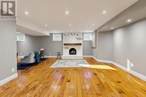 2 Gilbert Drive, Aurora, ON - Indoor