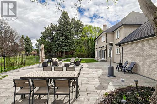 2 Gilbert Drive, Aurora, ON - Outdoor