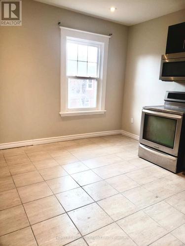 147 Holton Avenue S, Hamilton, ON - Indoor