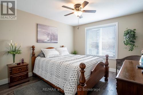 136 Maple Lane, Tillsonburg, ON - Indoor Photo Showing Bedroom