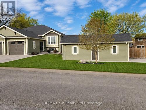 136 MAPLE LANE  Tillsonburg, ON N4G 2Y9