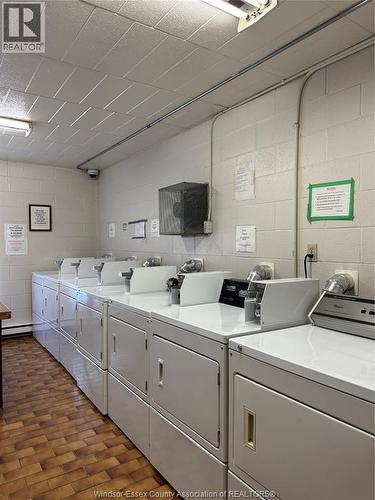 6647 Thornberry Crescent, Windsor, ON - Indoor Photo Showing Laundry Room