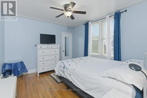 117 Glencarry Avenue, Hamilton, ON - Indoor Photo Showing Bedroom