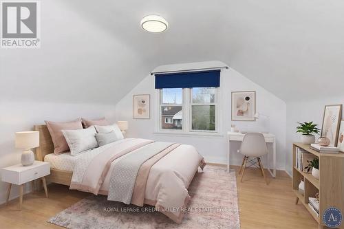 117 Glencarry Avenue, Hamilton, ON - Indoor Photo Showing Bedroom