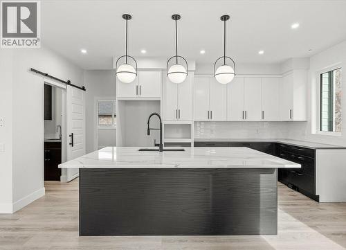 1221 Lone Pine Drive, Kelowna, BC 
