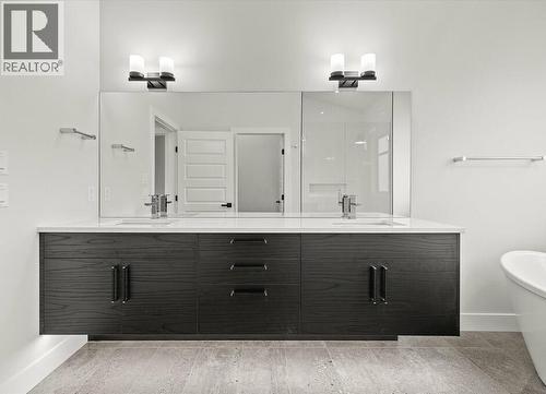 1221 Lone Pine Drive, Kelowna, BC 