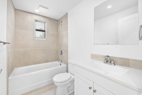 Master Bathroom - A-19 Rue Jubinville, Laval (Pont-Viau), QC - Indoor Photo Showing Bathroom