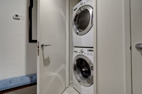Autre - 303-64 Rue St-Paul O., Montréal (Ville-Marie), QC - Indoor Photo Showing Laundry Room