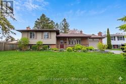 32 DEVON COURT Tillsonburg, ON N4G 4K6
