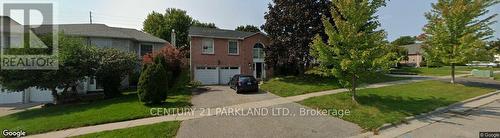 797 LOCHNESS CRESCENT  Oshawa, ON L1J 7R2