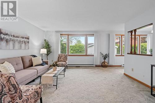 4 Suncoast Drive W, Goderich (Goderich (Town)), ON - Indoor Photo Showing Living Room