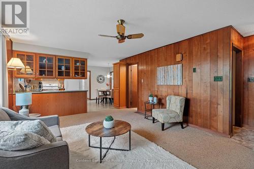 4 Suncoast Drive W, Goderich (Goderich (Town)), ON - Indoor Photo Showing Living Room