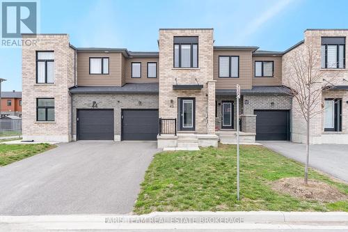 42 FAIRLANE AVENUE  Barrie, ON L9J 0M9