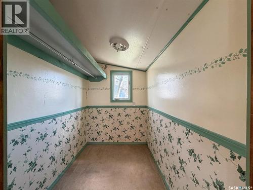 225 1St Avenue W, Frontier, SK - Indoor Photo Showing Other Room