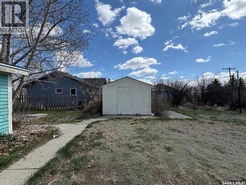 225 1St Avenue W, Frontier, SK - Outdoor