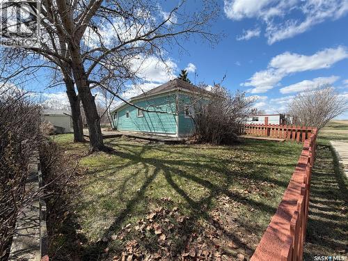 225 1St Avenue W, Frontier, SK - Outdoor