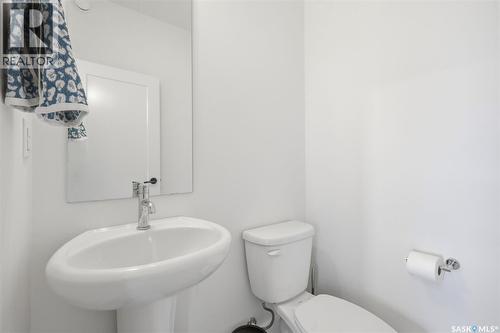 165 Rosewood Boulevard E, Saskatoon, SK - Indoor Photo Showing Bathroom