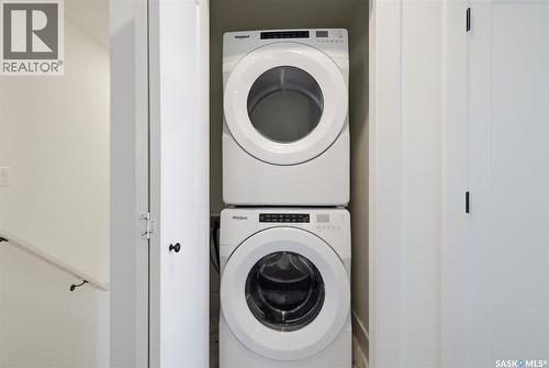 165 Rosewood Boulevard E, Saskatoon, SK - Indoor Photo Showing Laundry Room