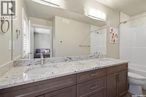 49 115 Veltkamp Crescent, Saskatoon, SK - Indoor Photo Showing Bathroom