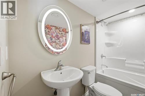 49 115 Veltkamp Crescent, Saskatoon, SK - Indoor Photo Showing Bathroom