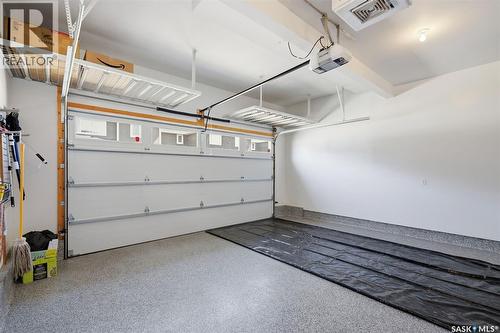 49 115 Veltkamp Crescent, Saskatoon, SK - Indoor Photo Showing Garage