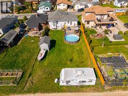 fully fenced yard - 