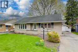 57 JACK Avenue  Kitchener, ON N2M 1Z9