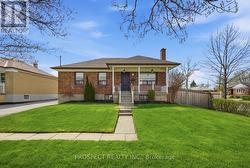 1 BAYFORD AVENUE Toronto, ON M3K 1W6