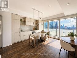 197 YONGE STREET Toronto, ON M5B 0C1
