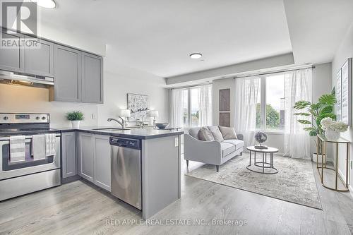 110 - 600 Alex Gardner Circle, Aurora, ON - Indoor Photo Showing Kitchen With Stainless Steel Kitchen
