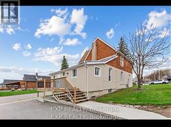 79 BARRIE STREET E Bradford West Gwillimbury, ON L3Z 2B7