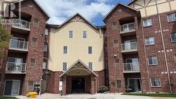 3160 WILDWOOD Unit# 320 Windsor, ON N8R 1Z3