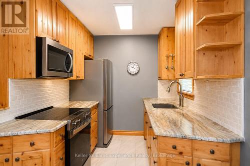 194 Sawlog Point Road, Tiny, ON - Indoor Photo Showing Kitchen