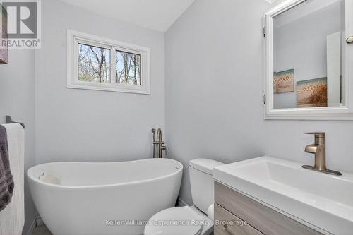 194 Sawlog Point Road, Tiny, ON - Indoor Photo Showing Bathroom