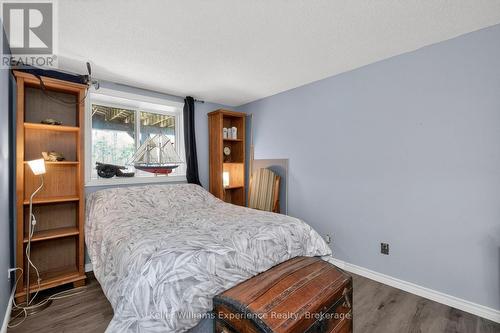 194 Sawlog Point Road, Tiny, ON - Indoor Photo Showing Bedroom