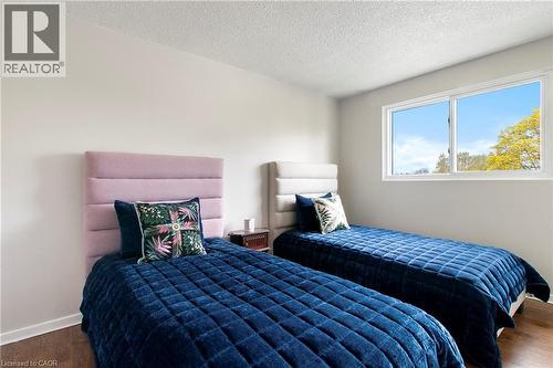 29 Woodlawn Avenue, Brantford, ON - Indoor Photo Showing Bedroom