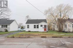 16 Montgomery AVE Sault Ste. Marie, ON P6B 1M5