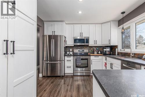 1267 Maybery Crescent, Moose Jaw, SK - Indoor Photo Showing Kitchen