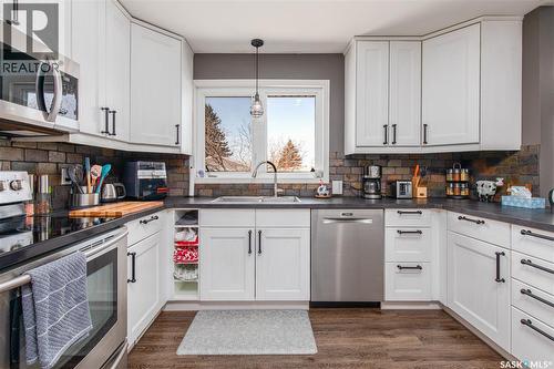 1267 Maybery Crescent, Moose Jaw, SK - Indoor Photo Showing Kitchen