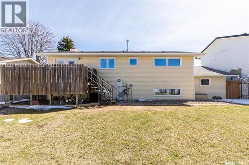 1267 Maybery Crescent, Moose Jaw, SK - Outdoor