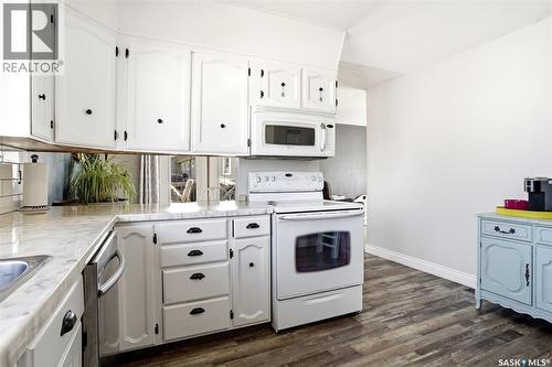 230 Prairie Avenue, Briercrest, SK - Indoor Photo Showing Kitchen