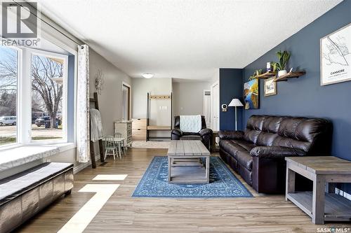 230 Prairie Avenue, Briercrest, SK - Indoor Photo Showing Living Room