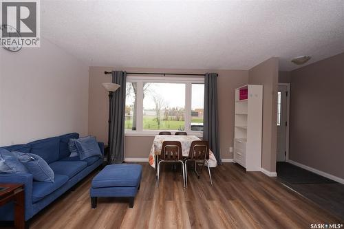 91 Mackenzie Way, Regina, SK - Indoor Photo Showing Living Room